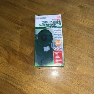 Ideaworks TV ultrasonic cordless yard & garden protector New!